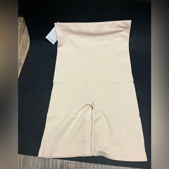 Nude Women’s  Shape Wear Shorts  XL/XXL - Picture 2 of 5